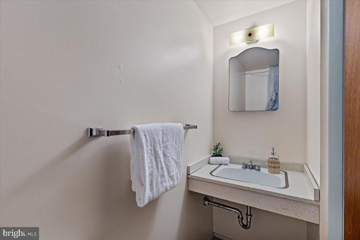 MOUNT HEBRON - Residential