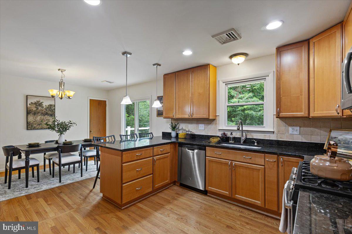 MOUNT HEBRON - Residential