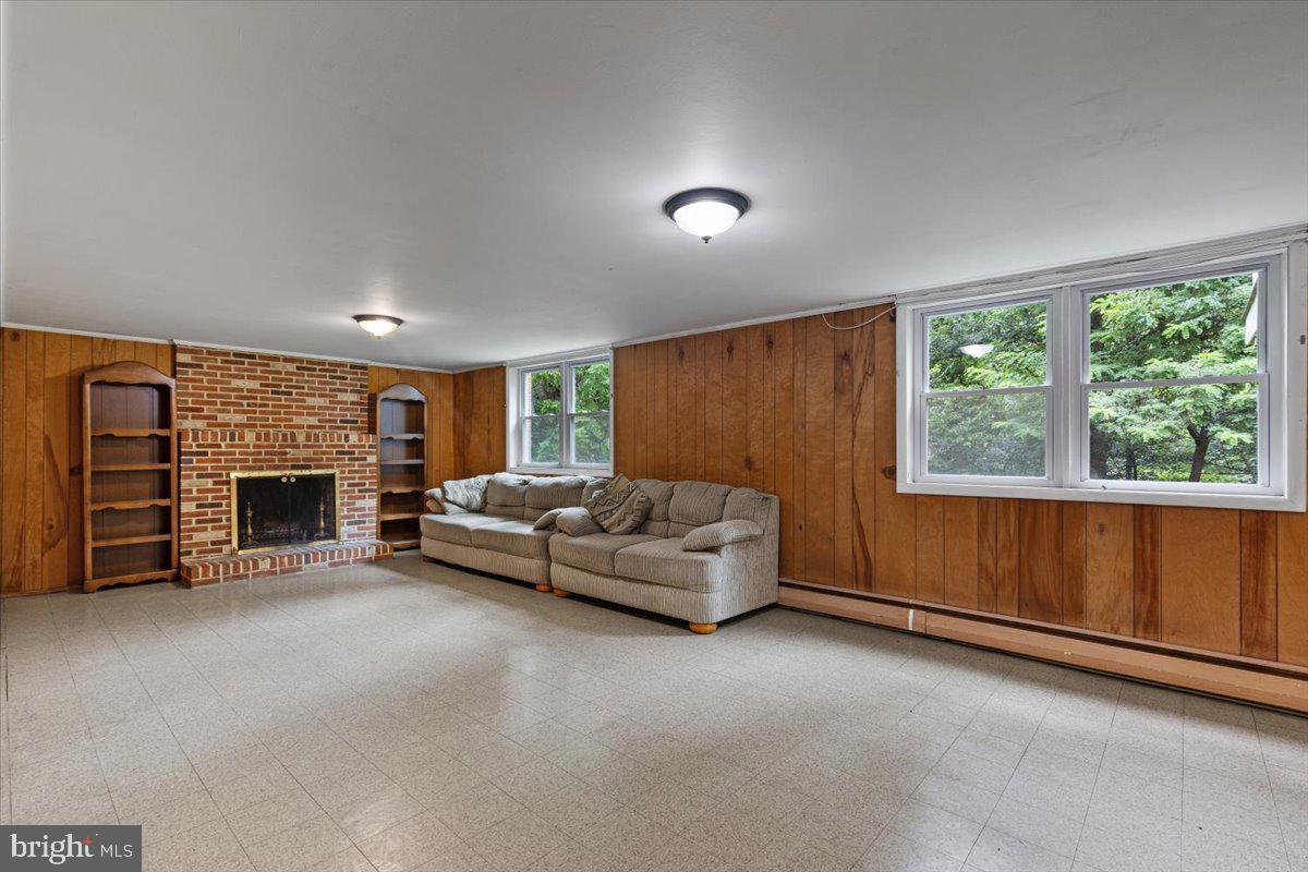 MOUNT HEBRON - Residential