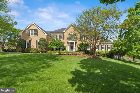 43526 Pumpkin Ridge Court, Ashburn, VA MLS: VALO2095266