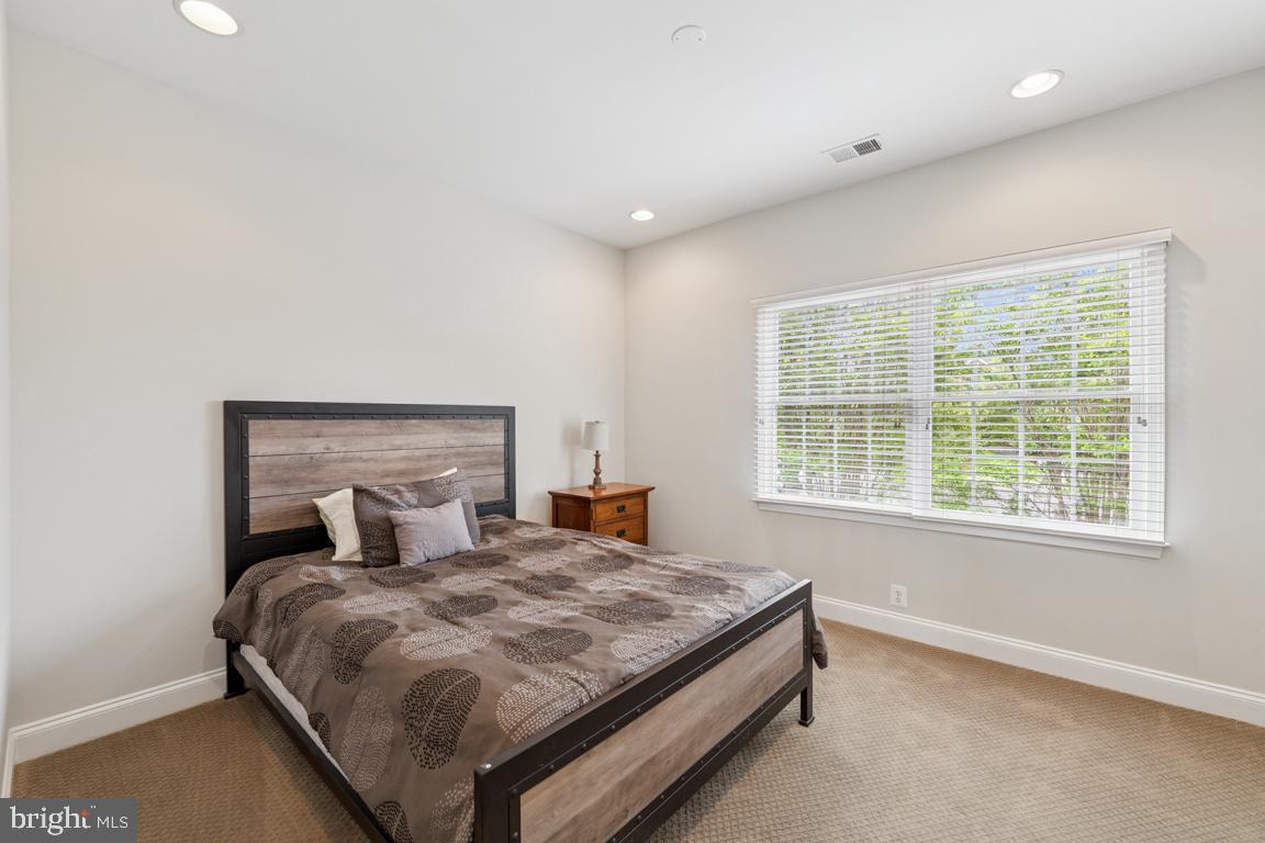 BELMONT COUNTRY CLUB - Residential