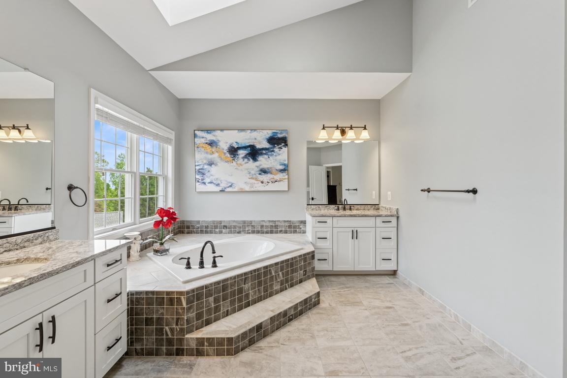 BELMONT COUNTRY CLUB - Residential