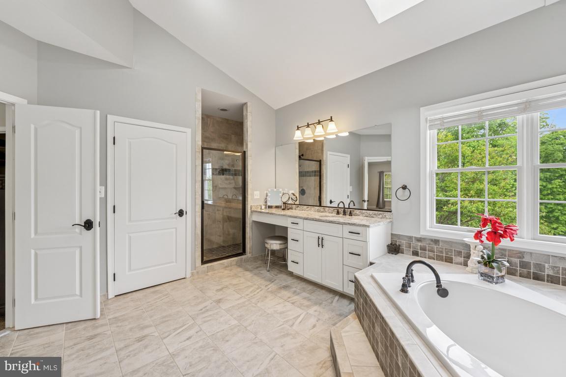 BELMONT COUNTRY CLUB - Residential