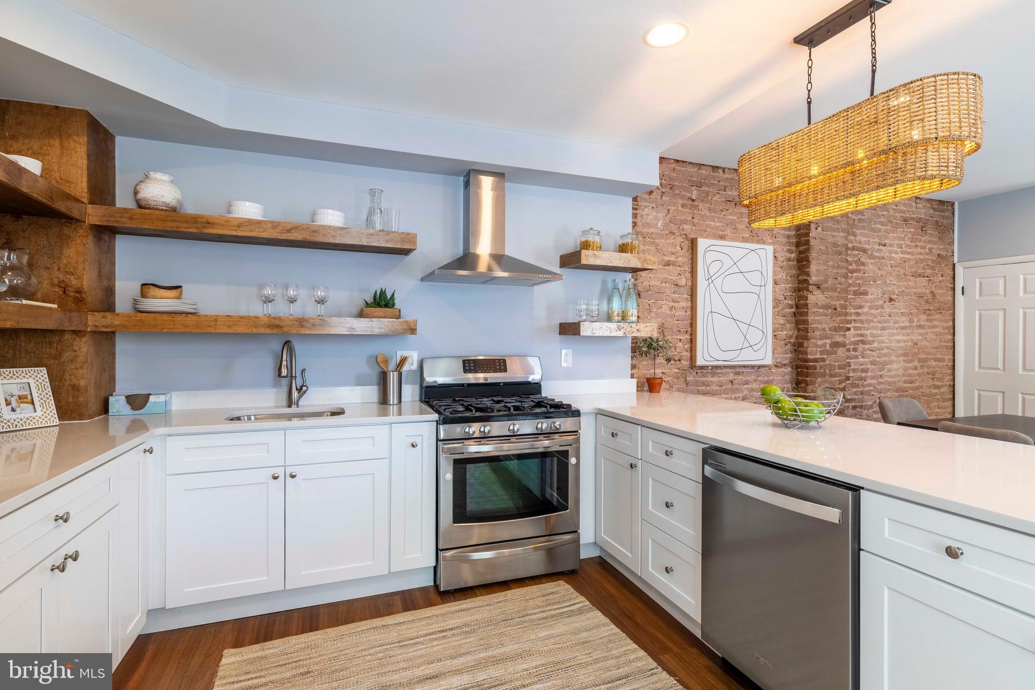 ROXBOROUGH - Residential