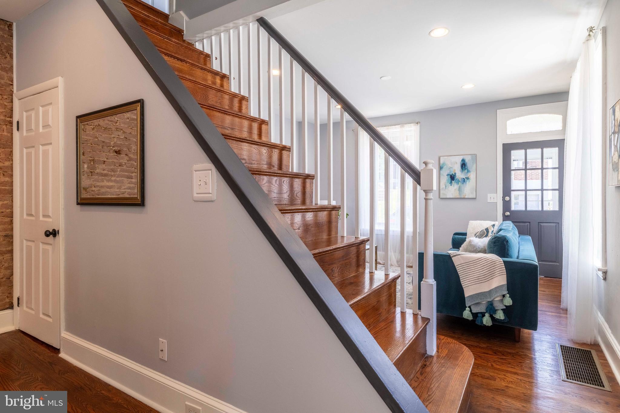 ROXBOROUGH - Residential