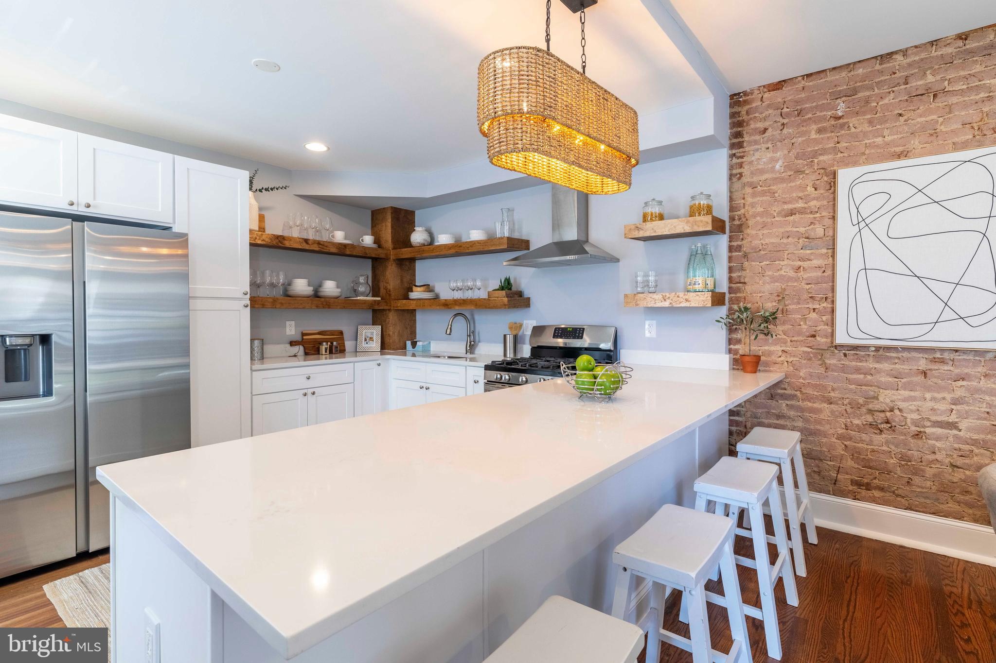 ROXBOROUGH - Residential