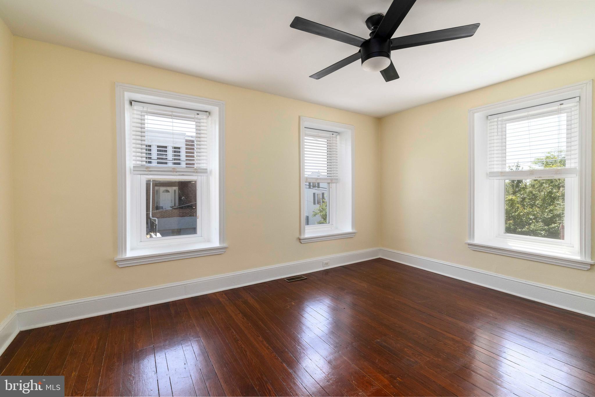 ROXBOROUGH - Residential