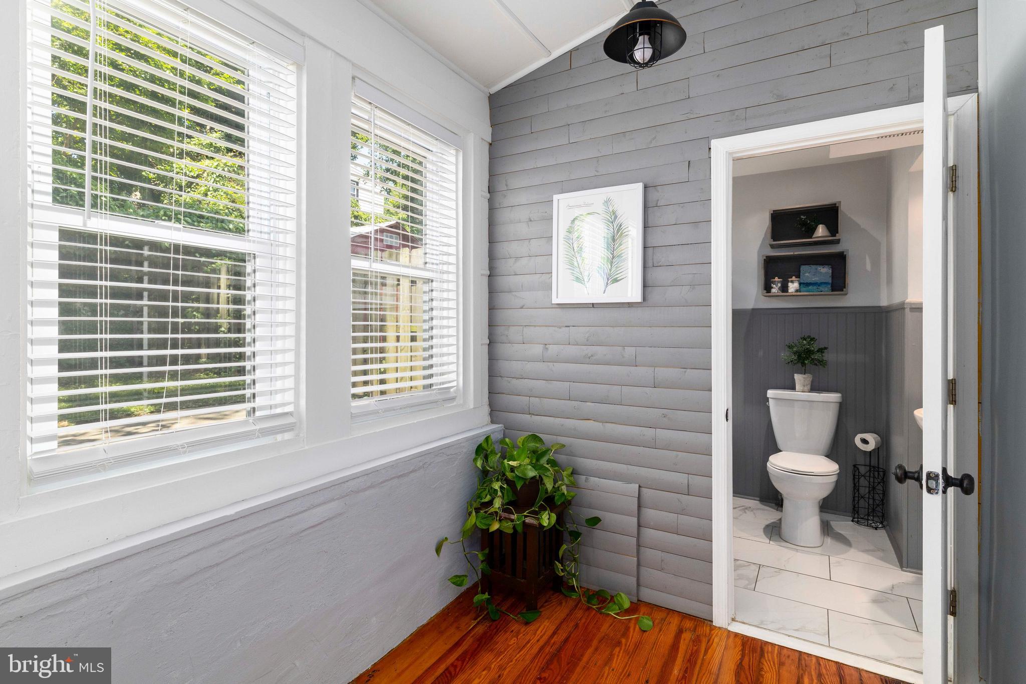 ROXBOROUGH - Residential