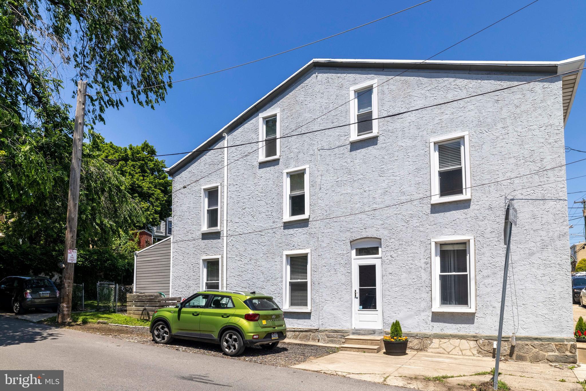 ROXBOROUGH - Residential