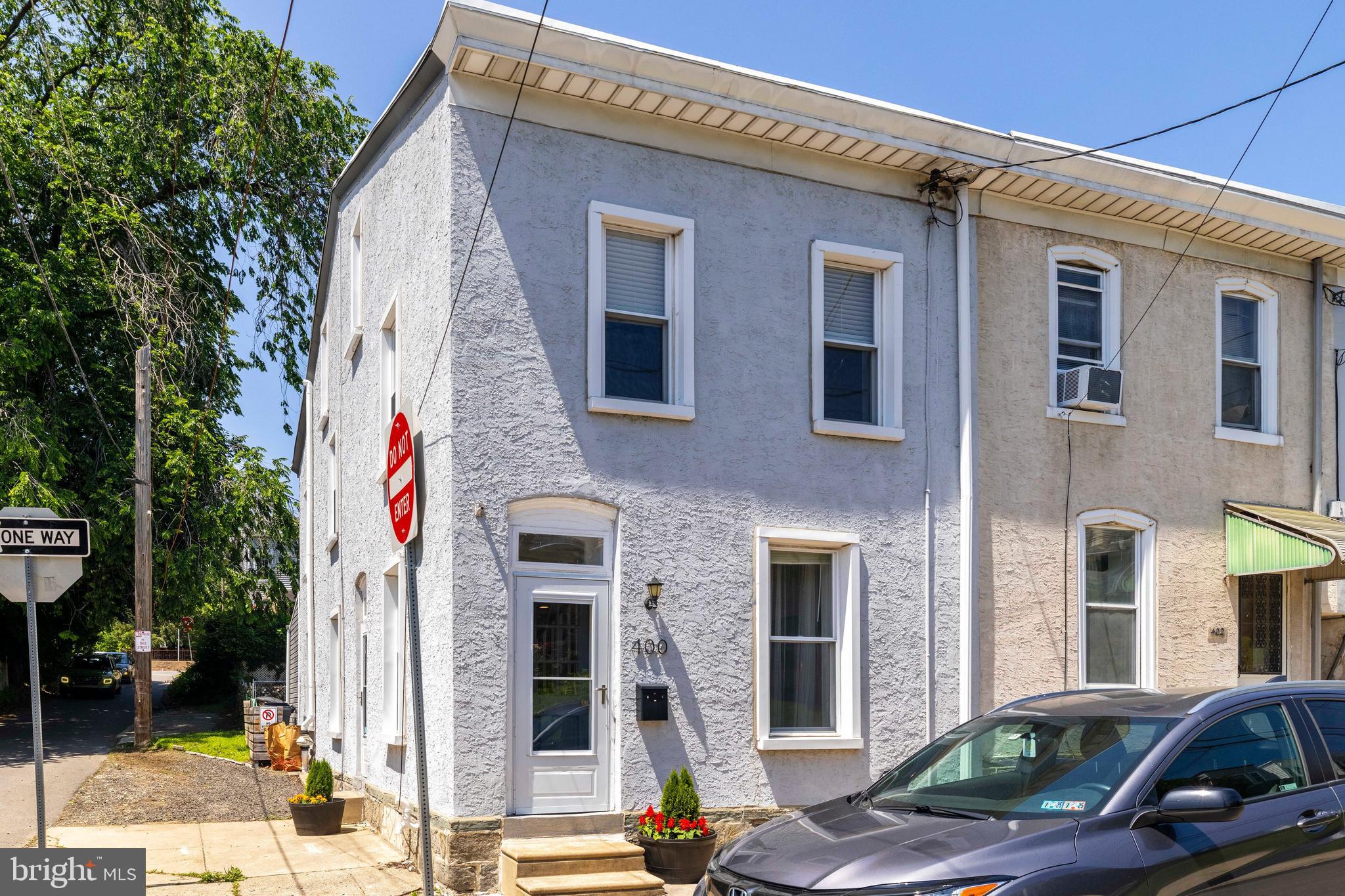 ROXBOROUGH - Residential