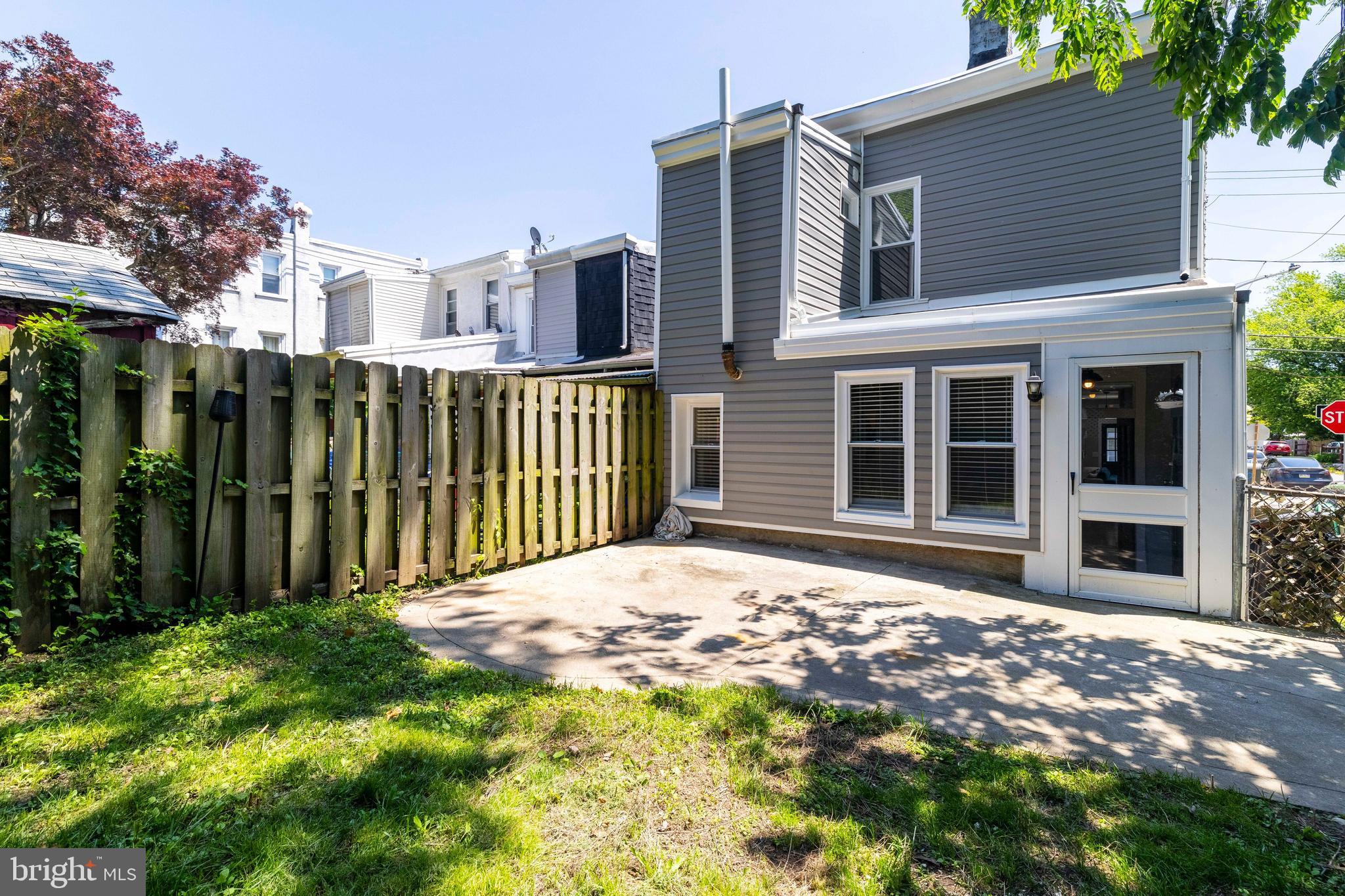 ROXBOROUGH - Residential