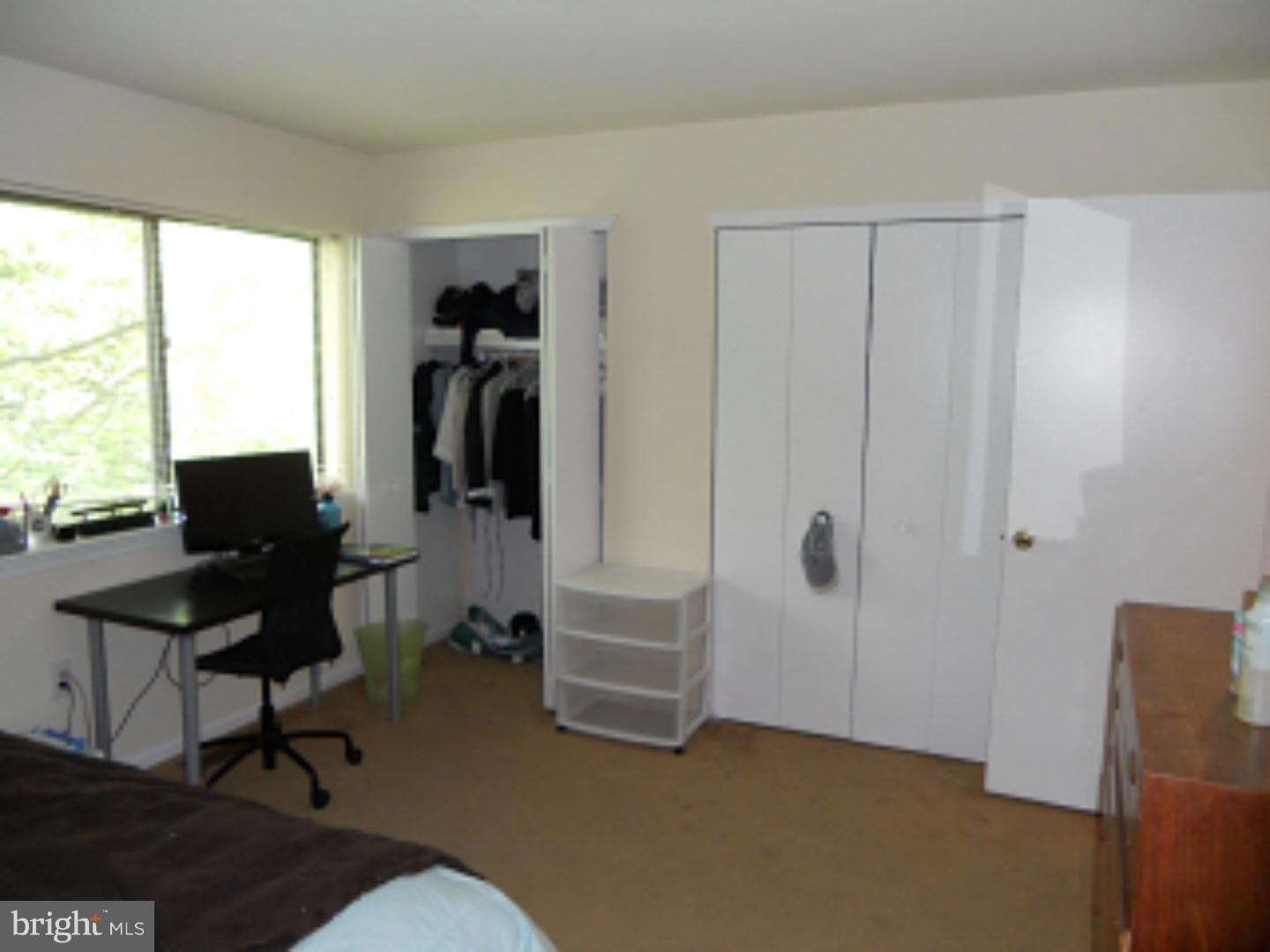 EAST FALLS - Residential Lease