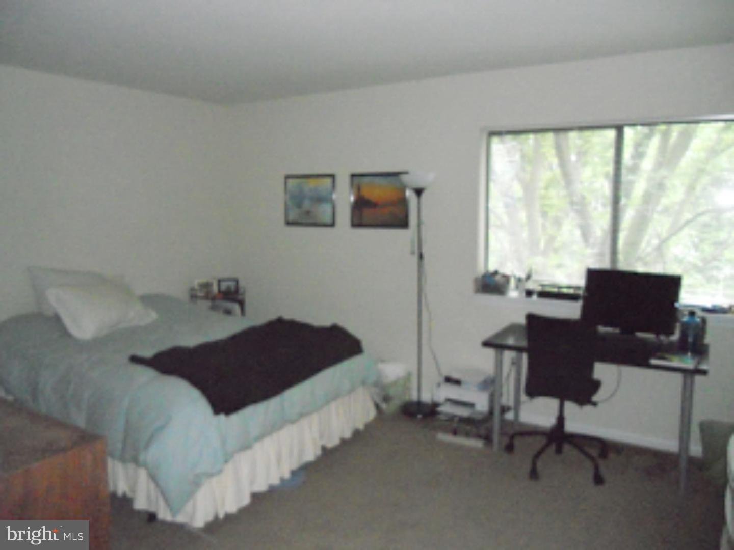 EAST FALLS - Residential Lease