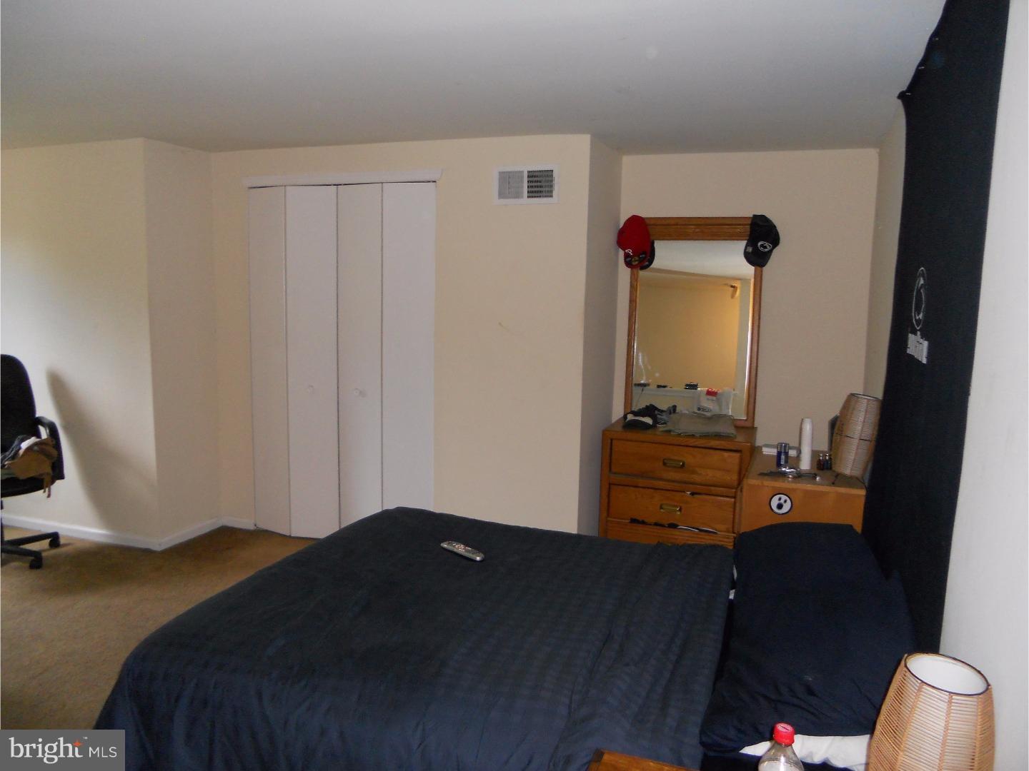 EAST FALLS - Residential Lease