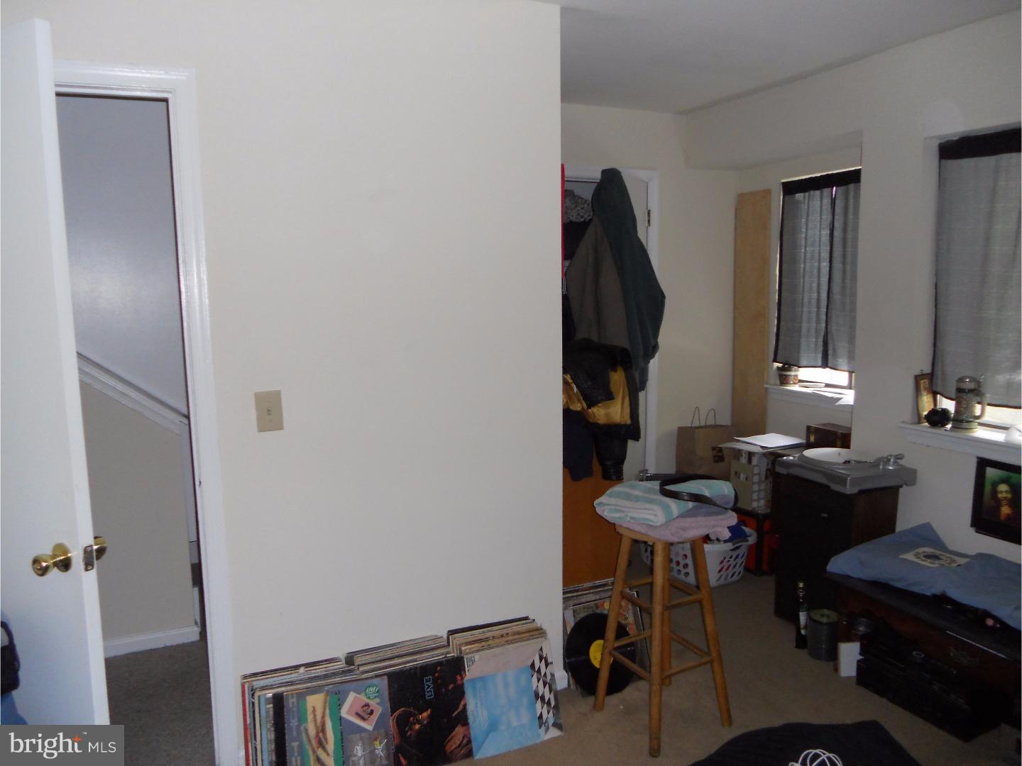 EAST FALLS - Residential Lease