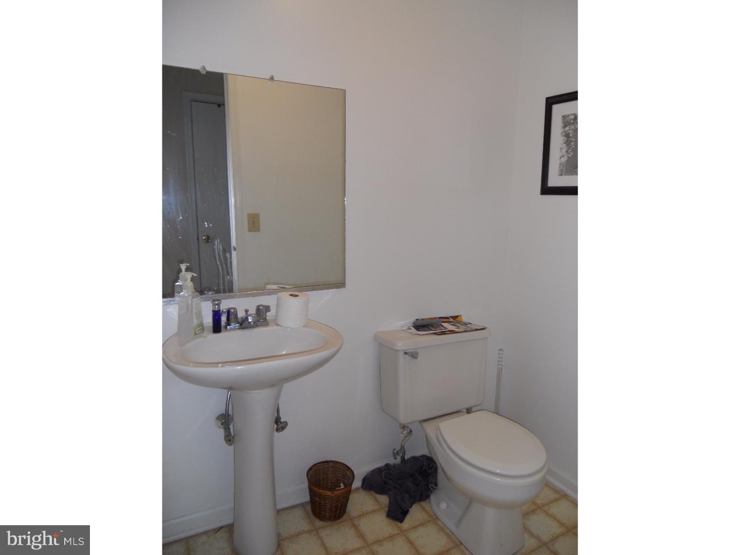 EAST FALLS - Residential Lease