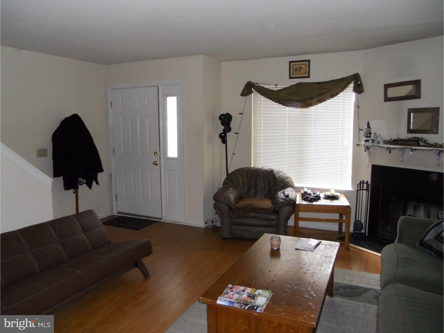 EAST FALLS - Residential Lease