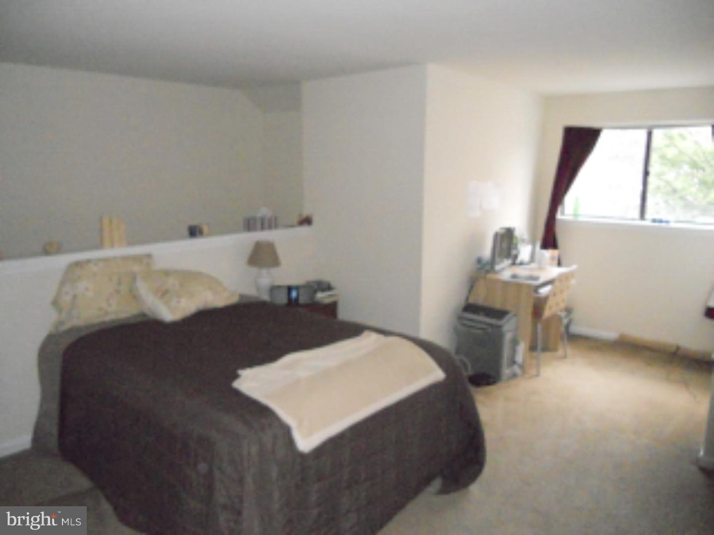 EAST FALLS - Residential Lease