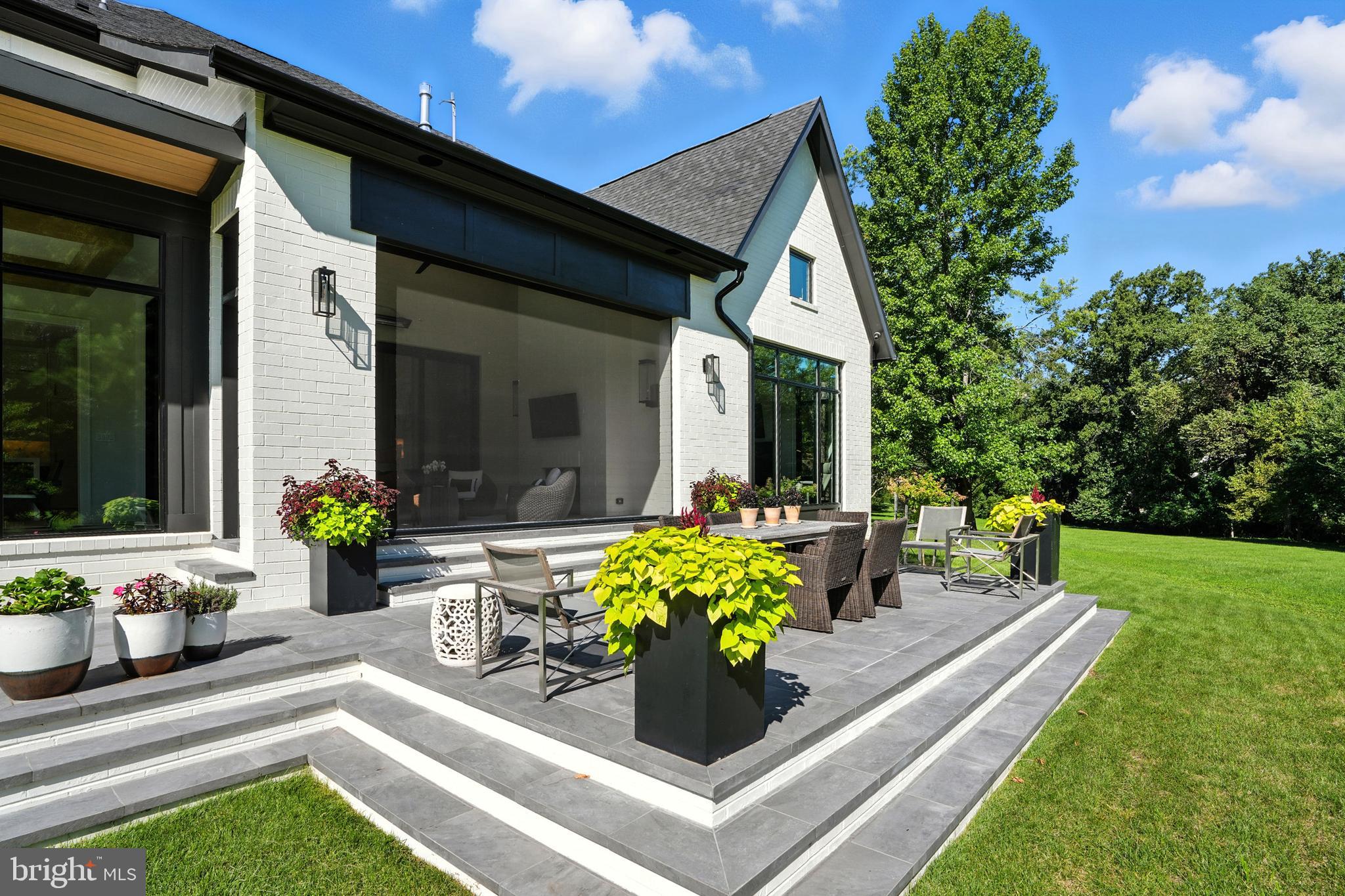 WOODHAVEN - Residential