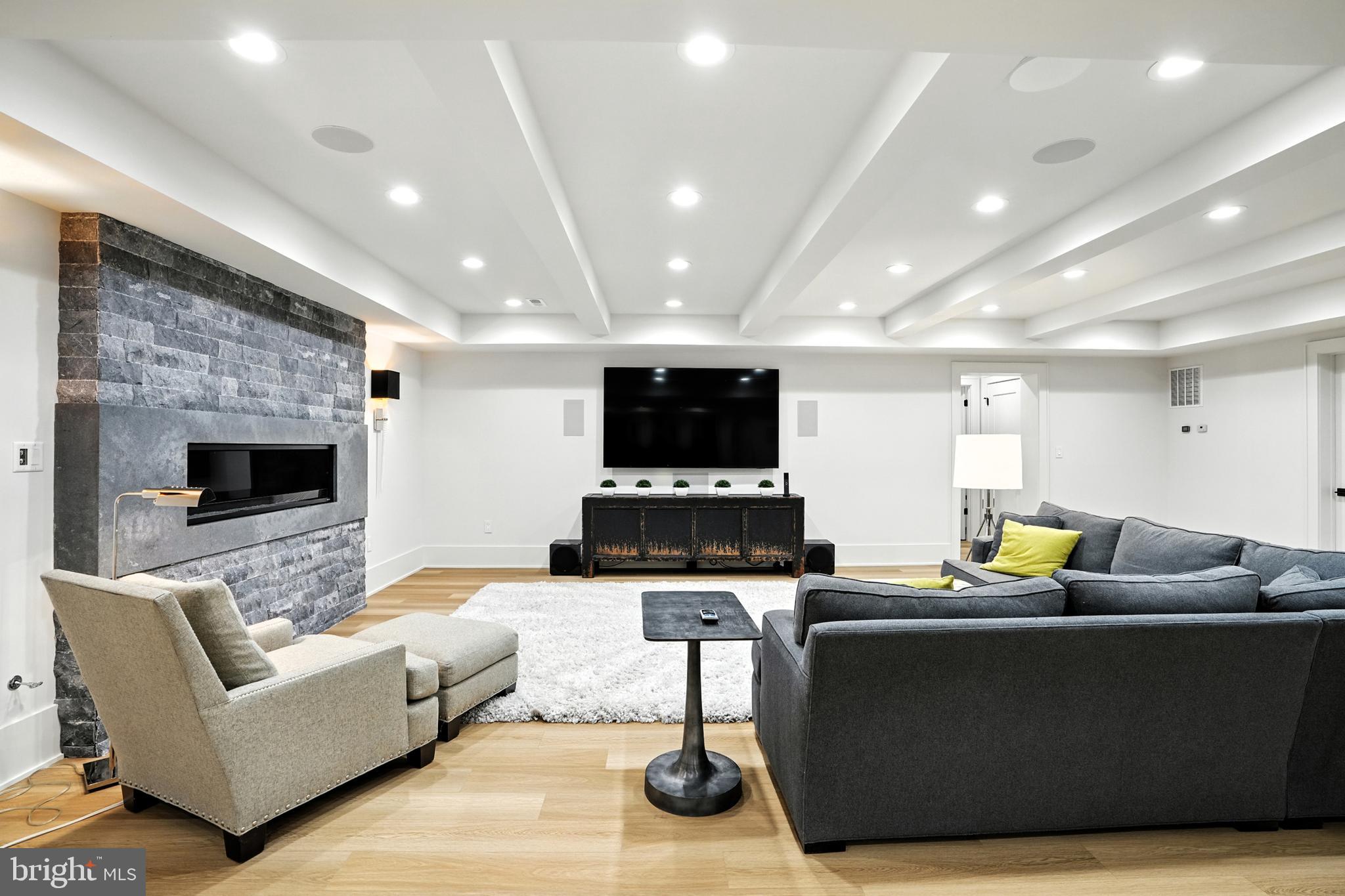 WOODHAVEN - Residential