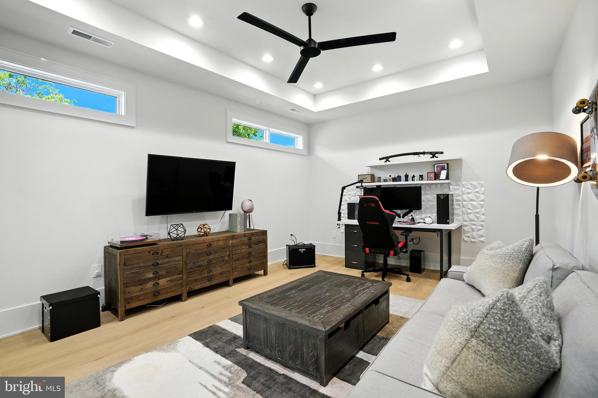 WOODHAVEN - Residential