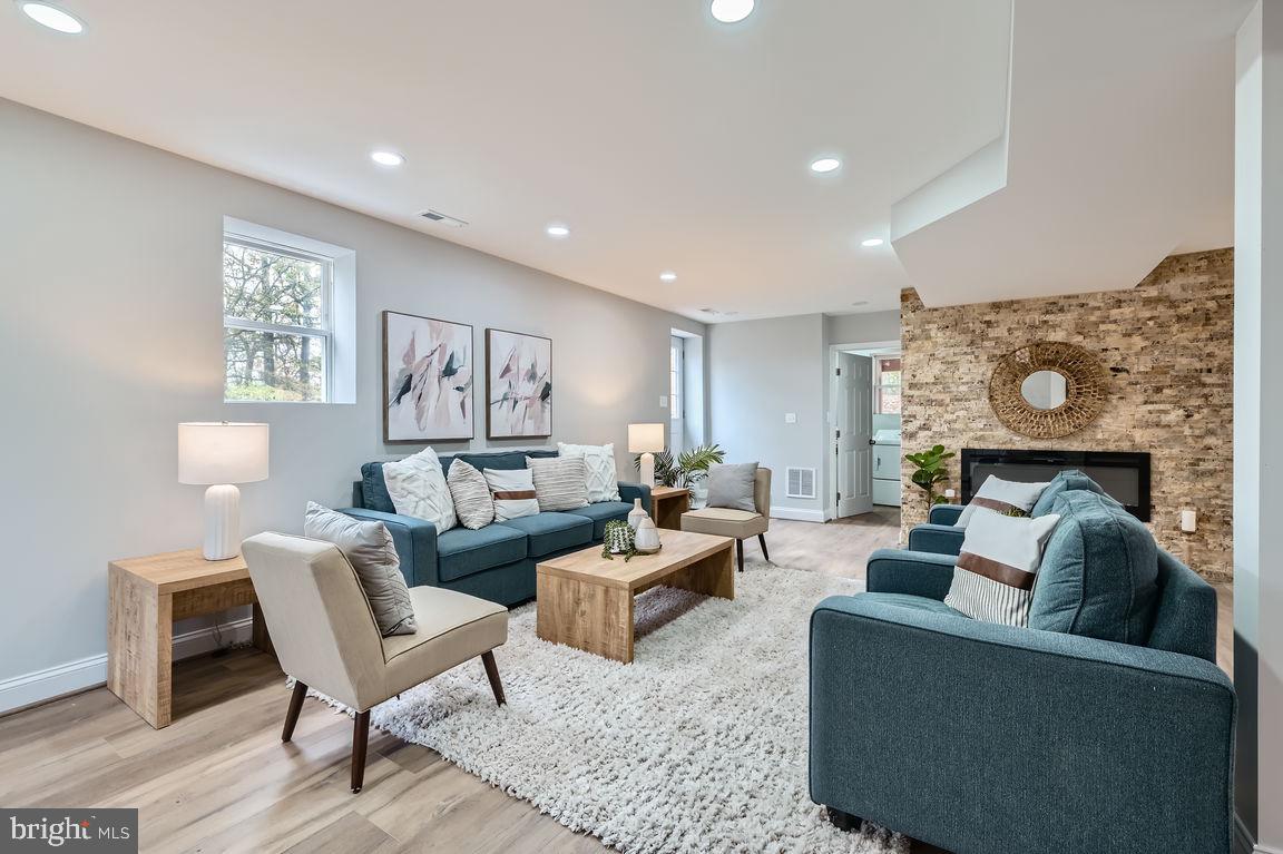 ARUNDEL ON THE BAY - Residential