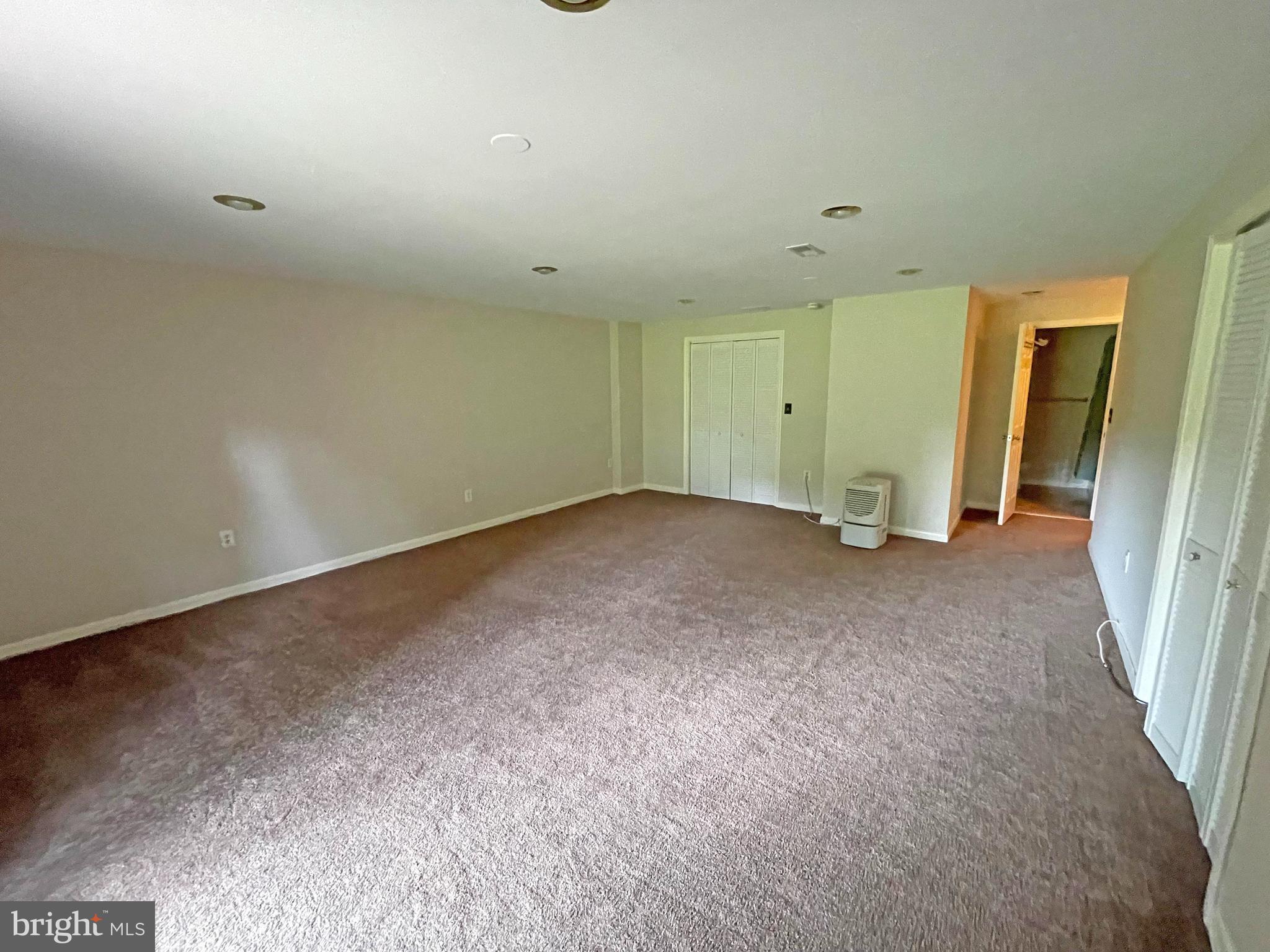 CROMWELL STATION - Residential Lease