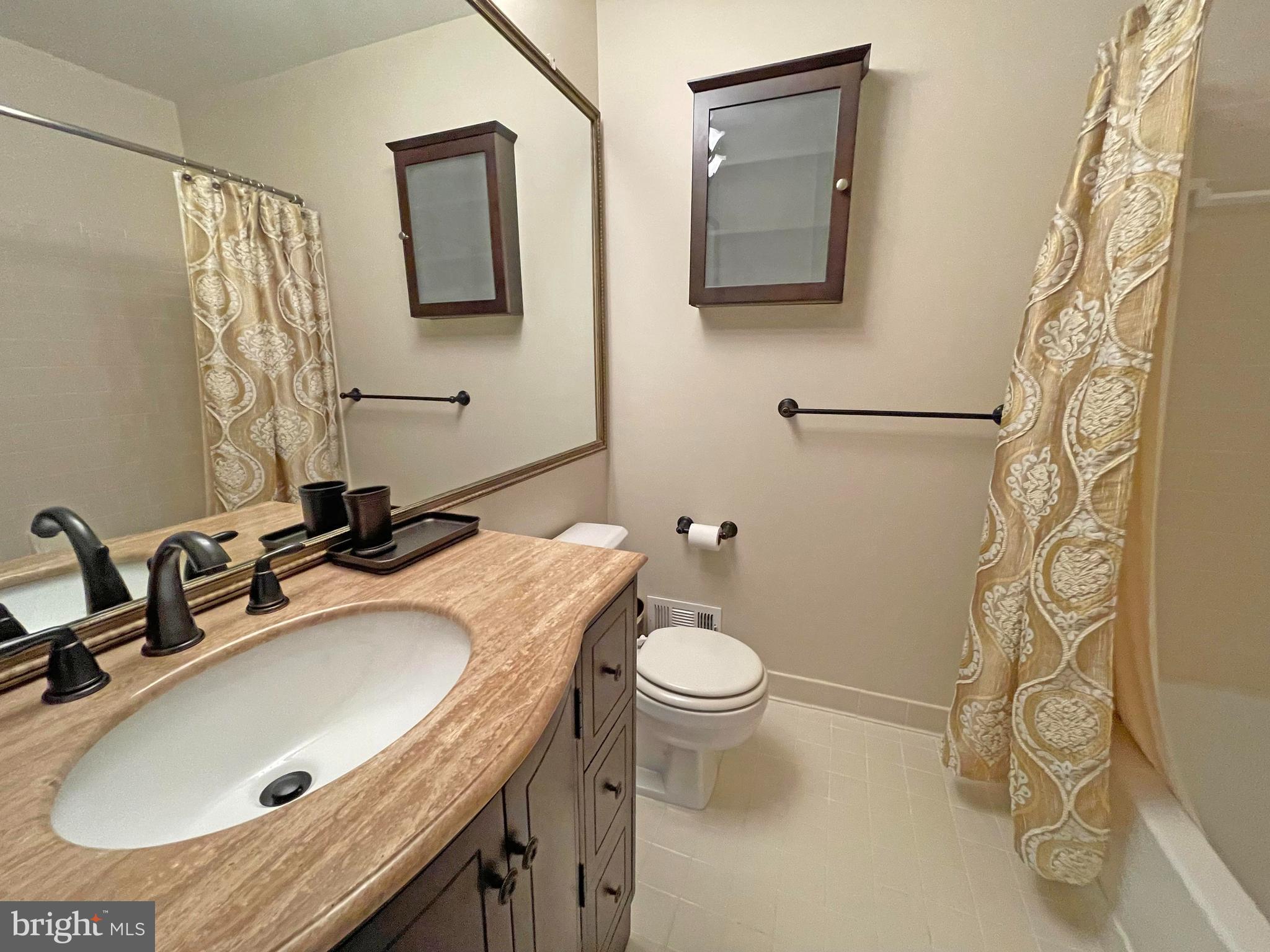 CROMWELL STATION - Residential Lease