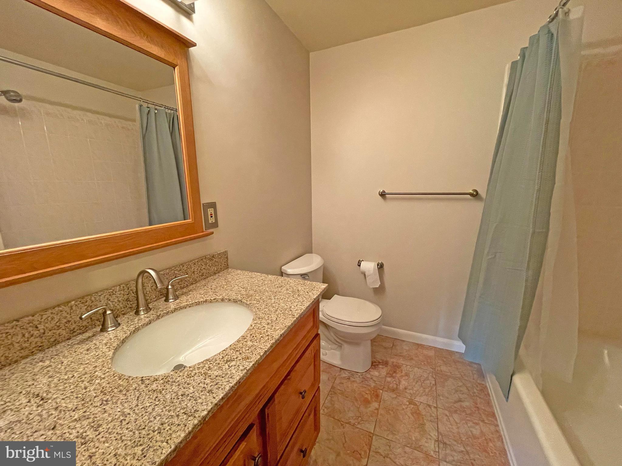 CROMWELL STATION - Residential Lease