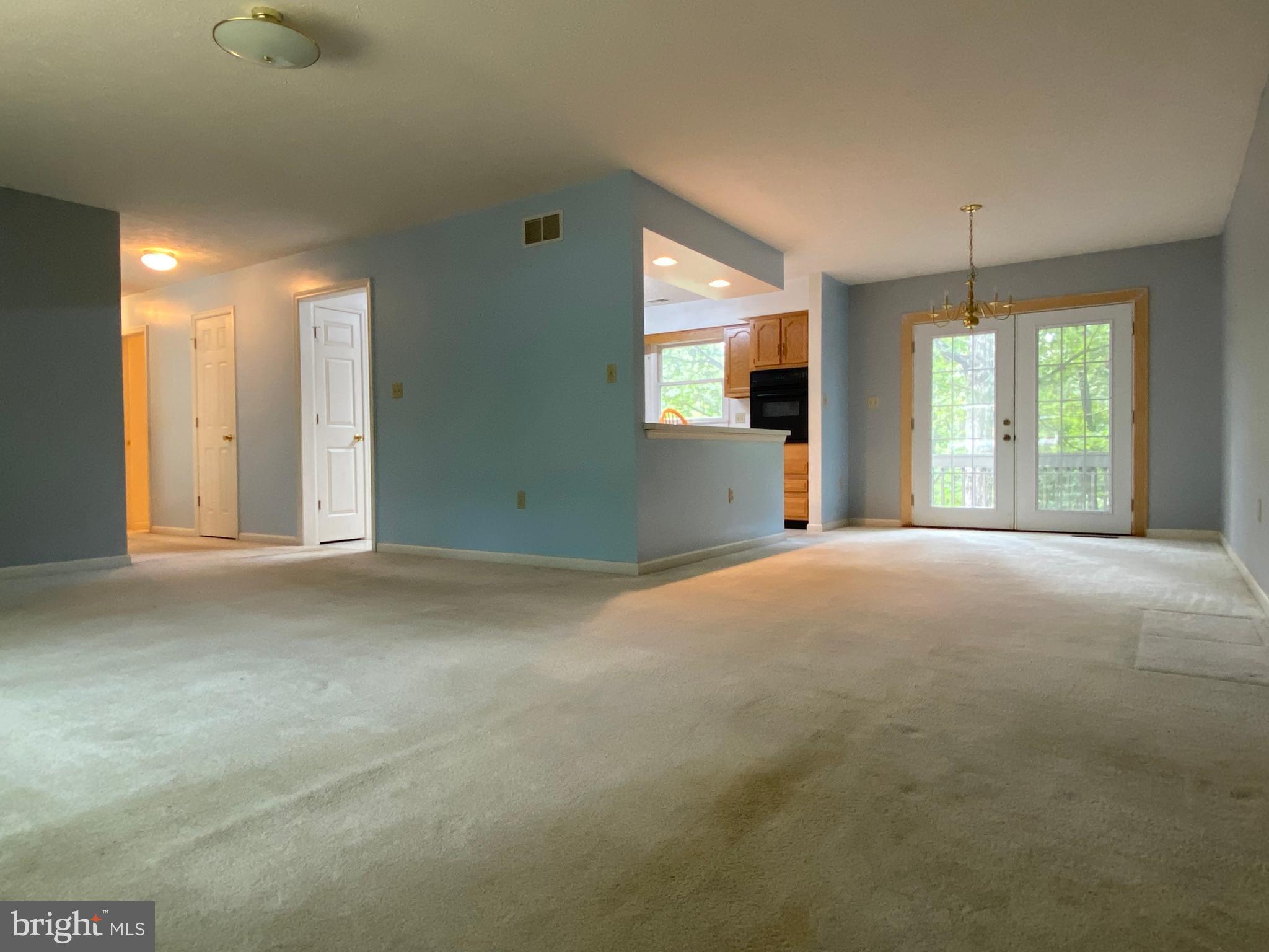 FOXCREST MANOR - Residential