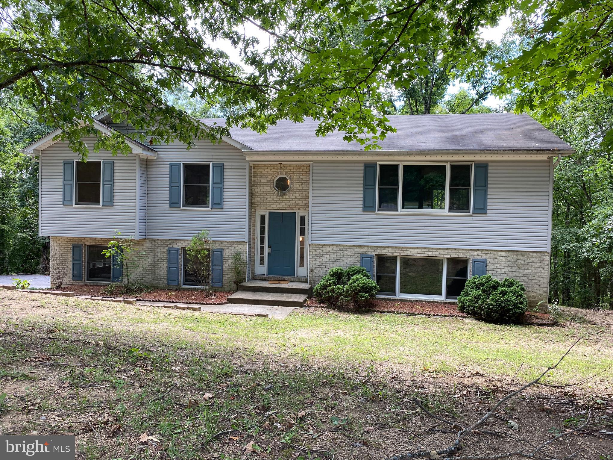 FOXCREST MANOR - Residential