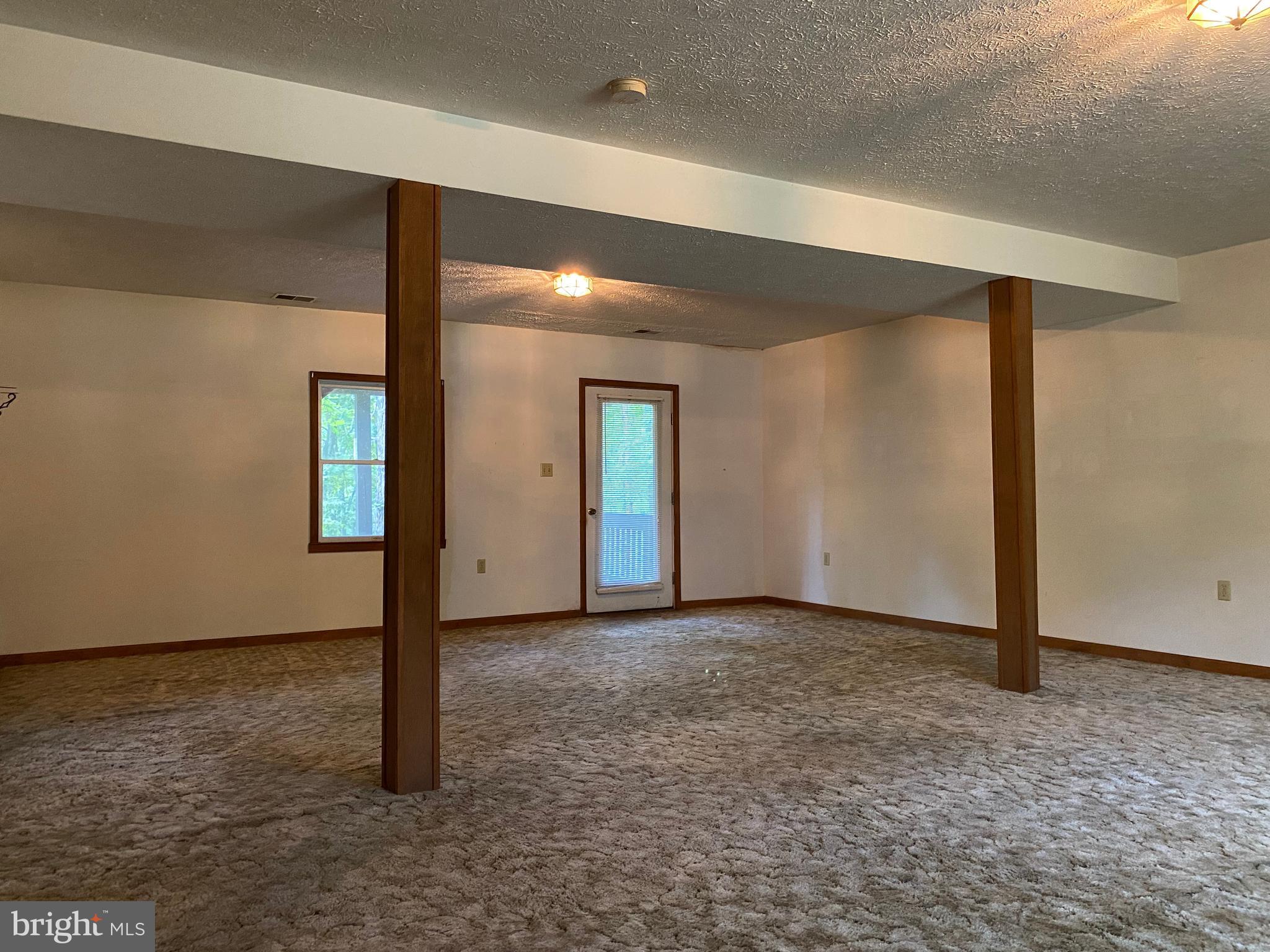 FOXCREST MANOR - Residential