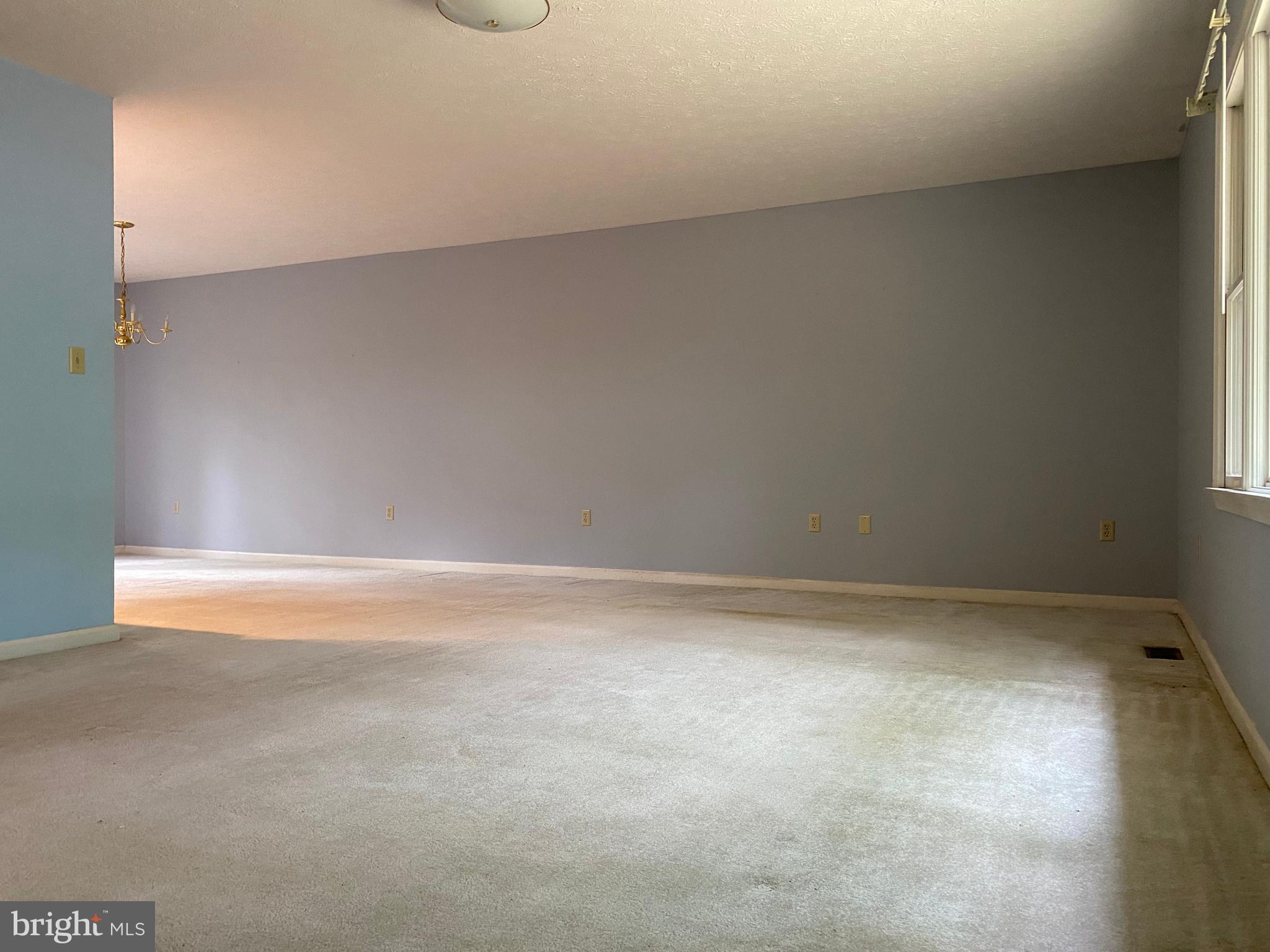 FOXCREST MANOR - Residential