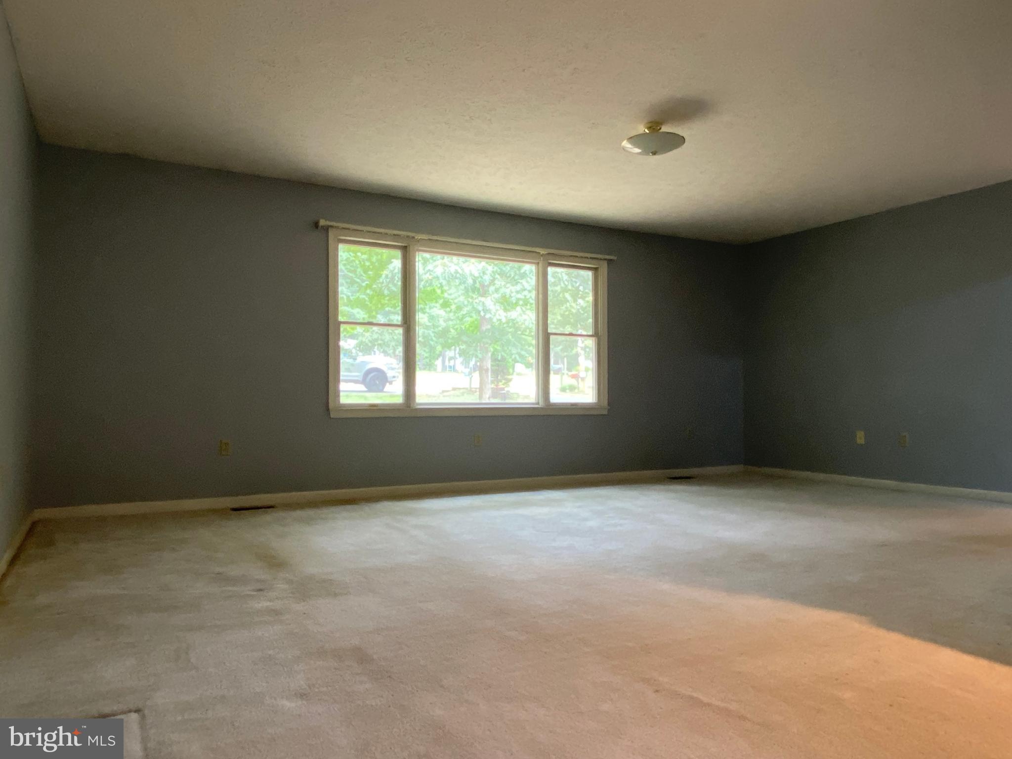 FOXCREST MANOR - Residential