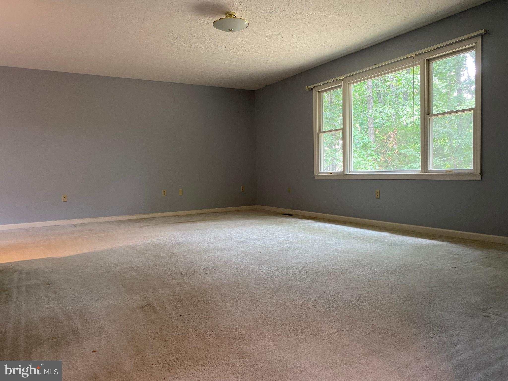 FOXCREST MANOR - Residential