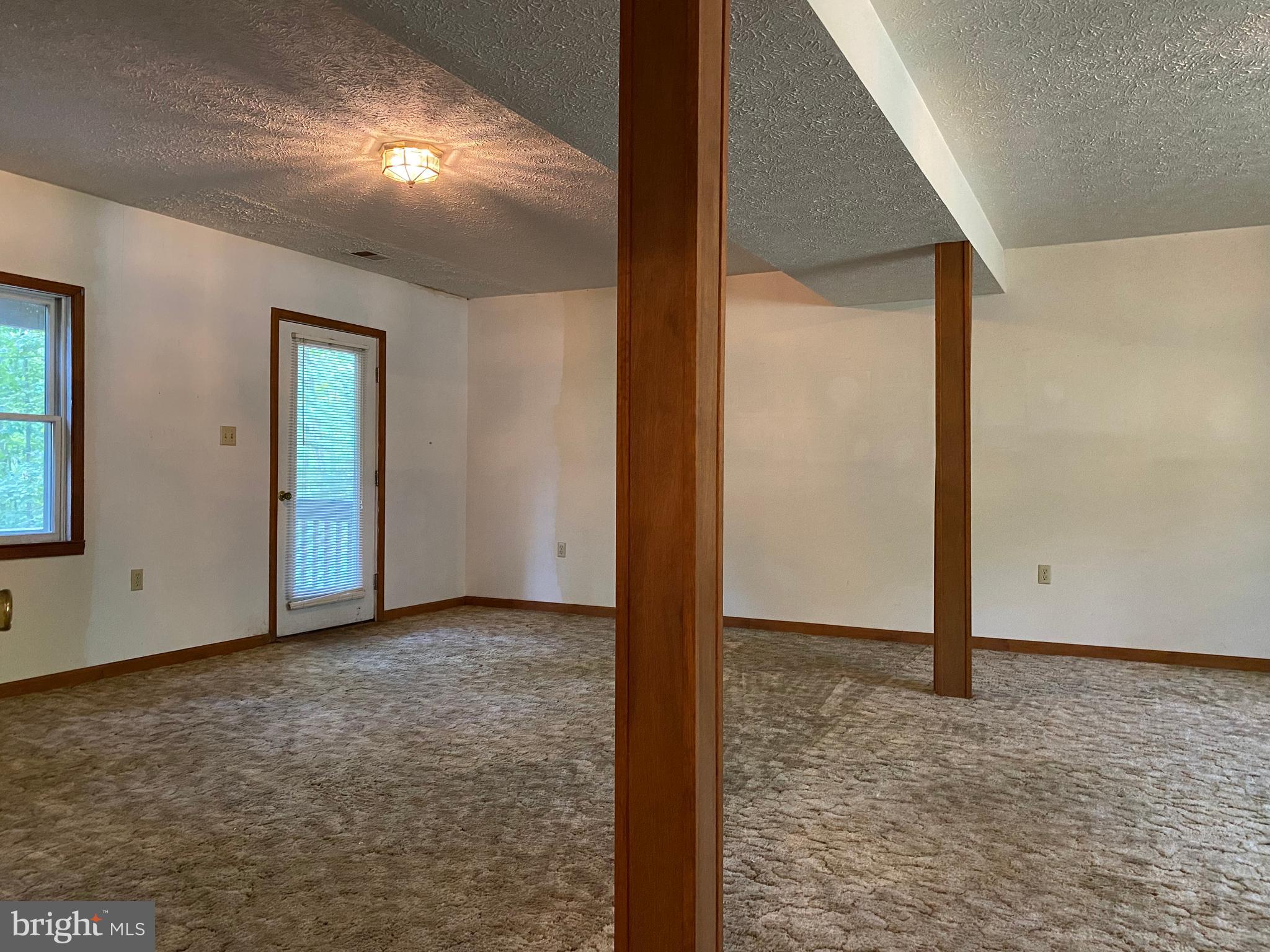 FOXCREST MANOR - Residential