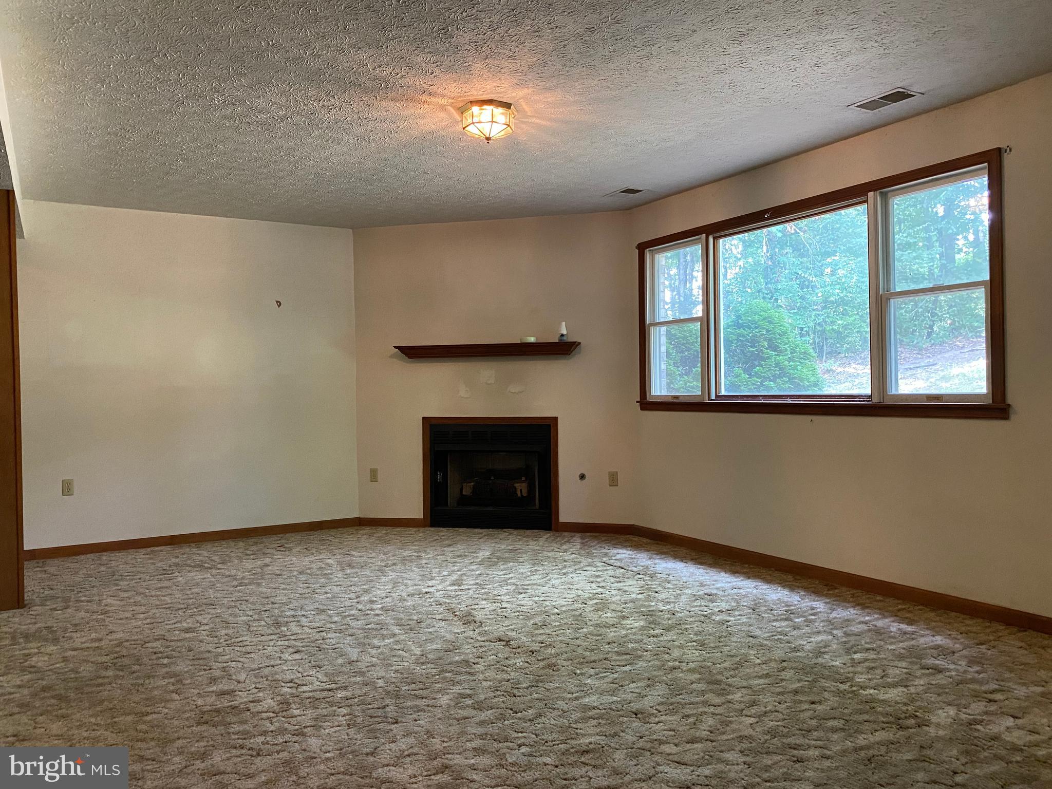 FOXCREST MANOR - Residential