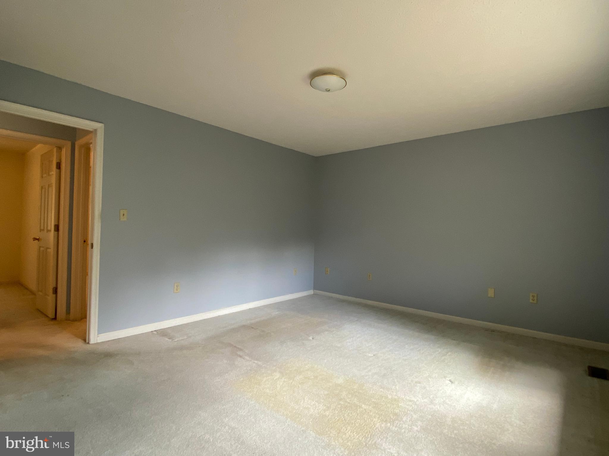 FOXCREST MANOR - Residential