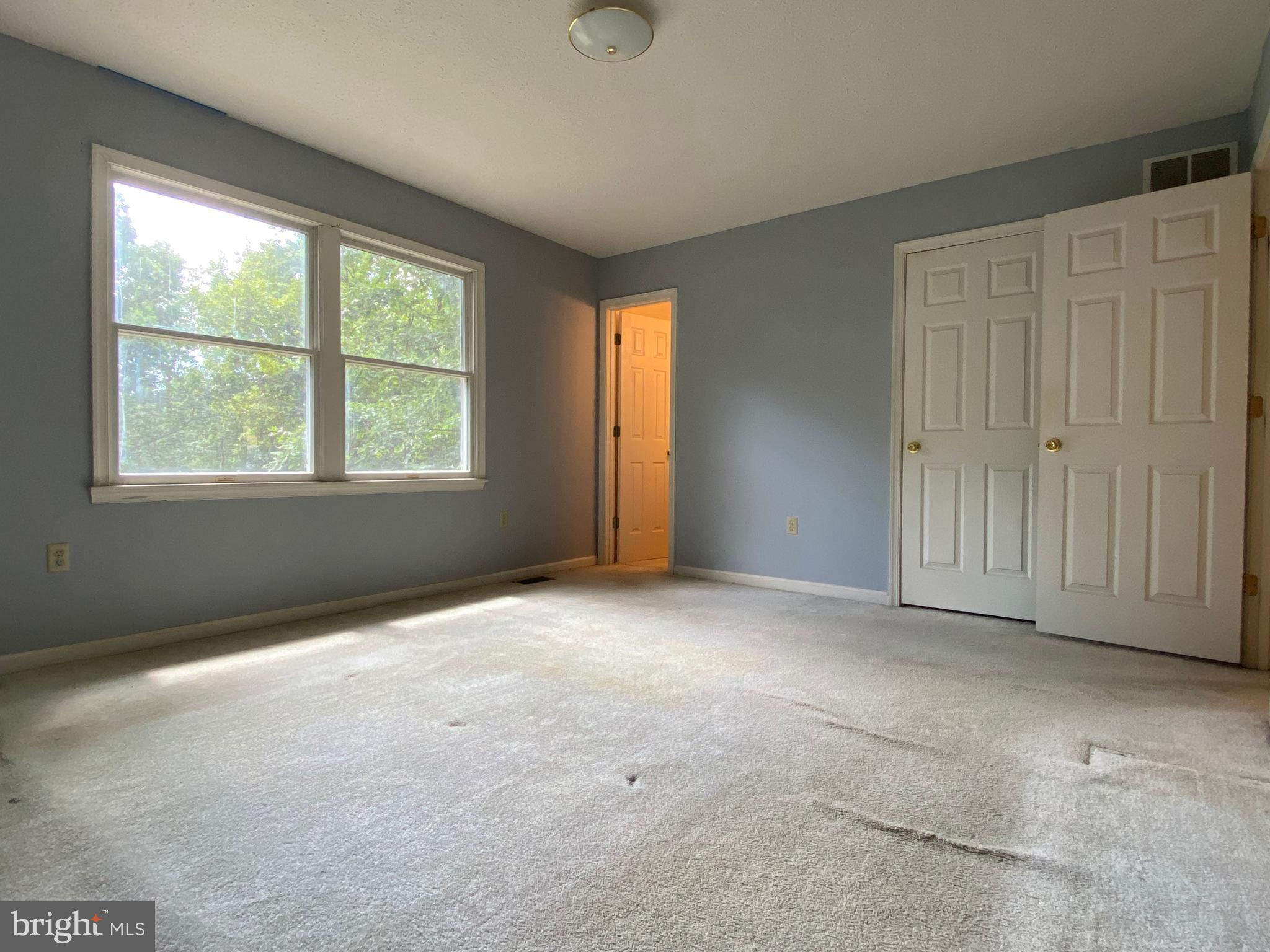 FOXCREST MANOR - Residential