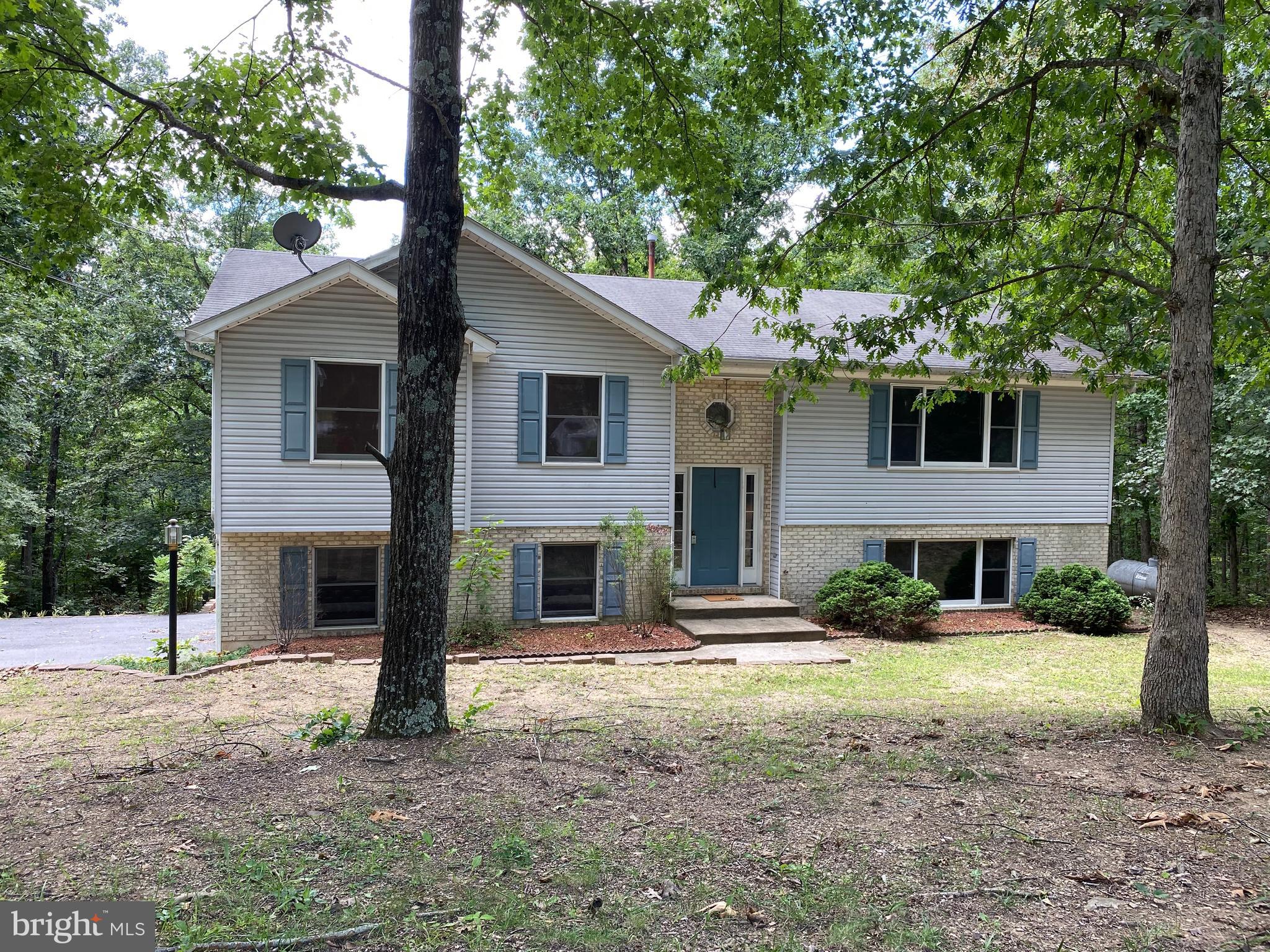 FOXCREST MANOR - Residential