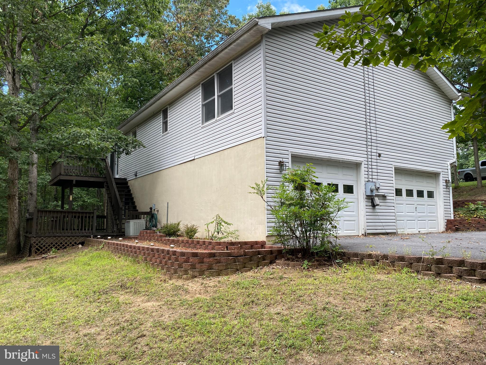 FOXCREST MANOR - Residential