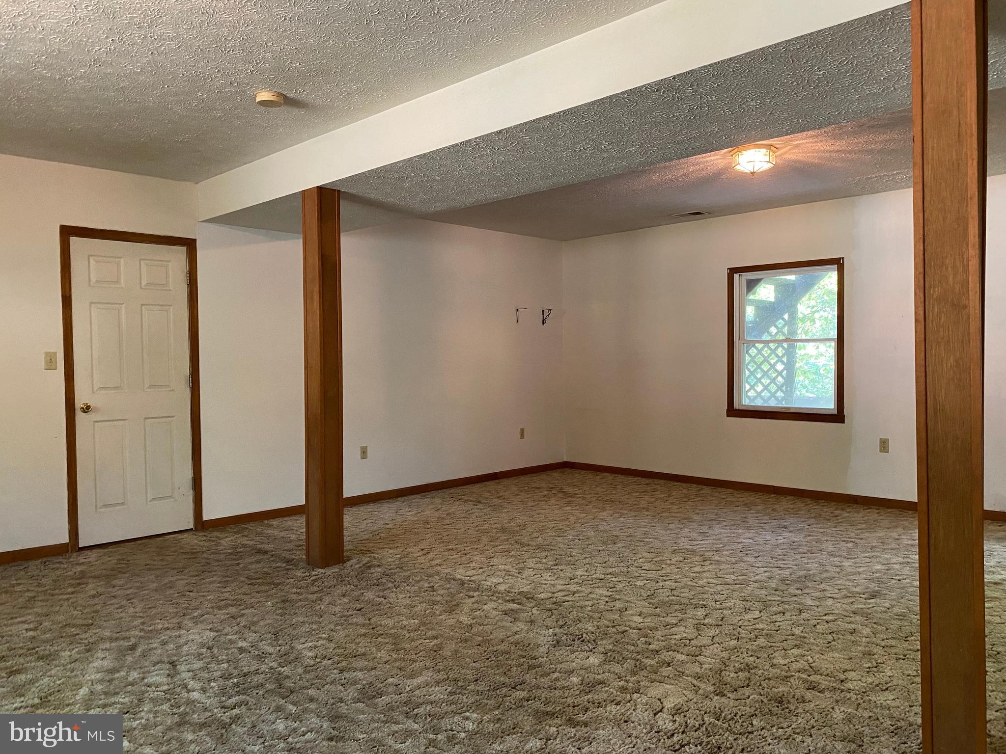 FOXCREST MANOR - Residential