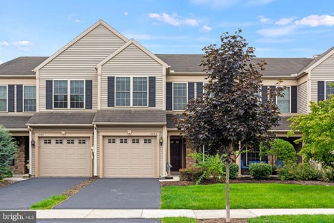Townhouse For Rent - 2082 Deer Run Drive<br/> Dauphin County, HUMMELSTOWN, PA 17036