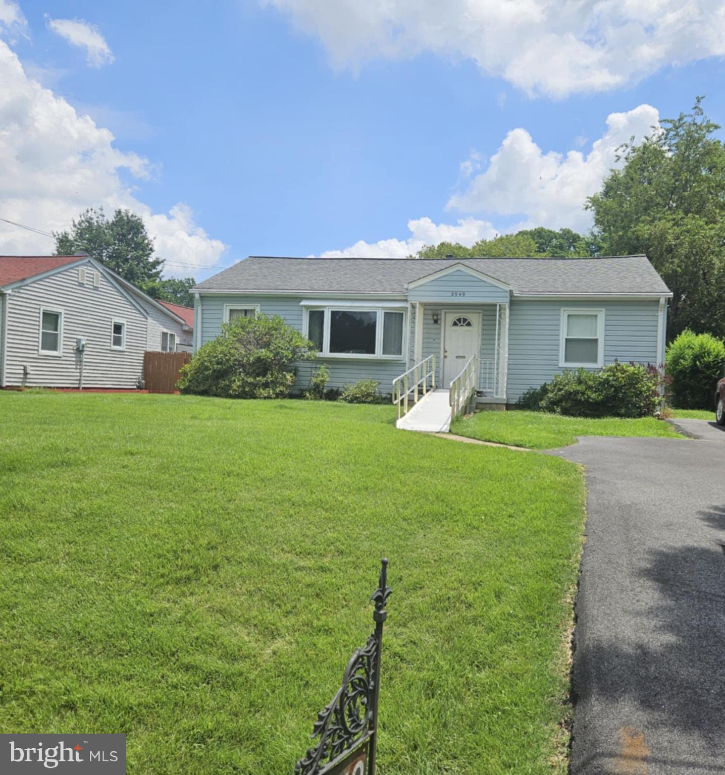 2949 ROSEMARY LANE