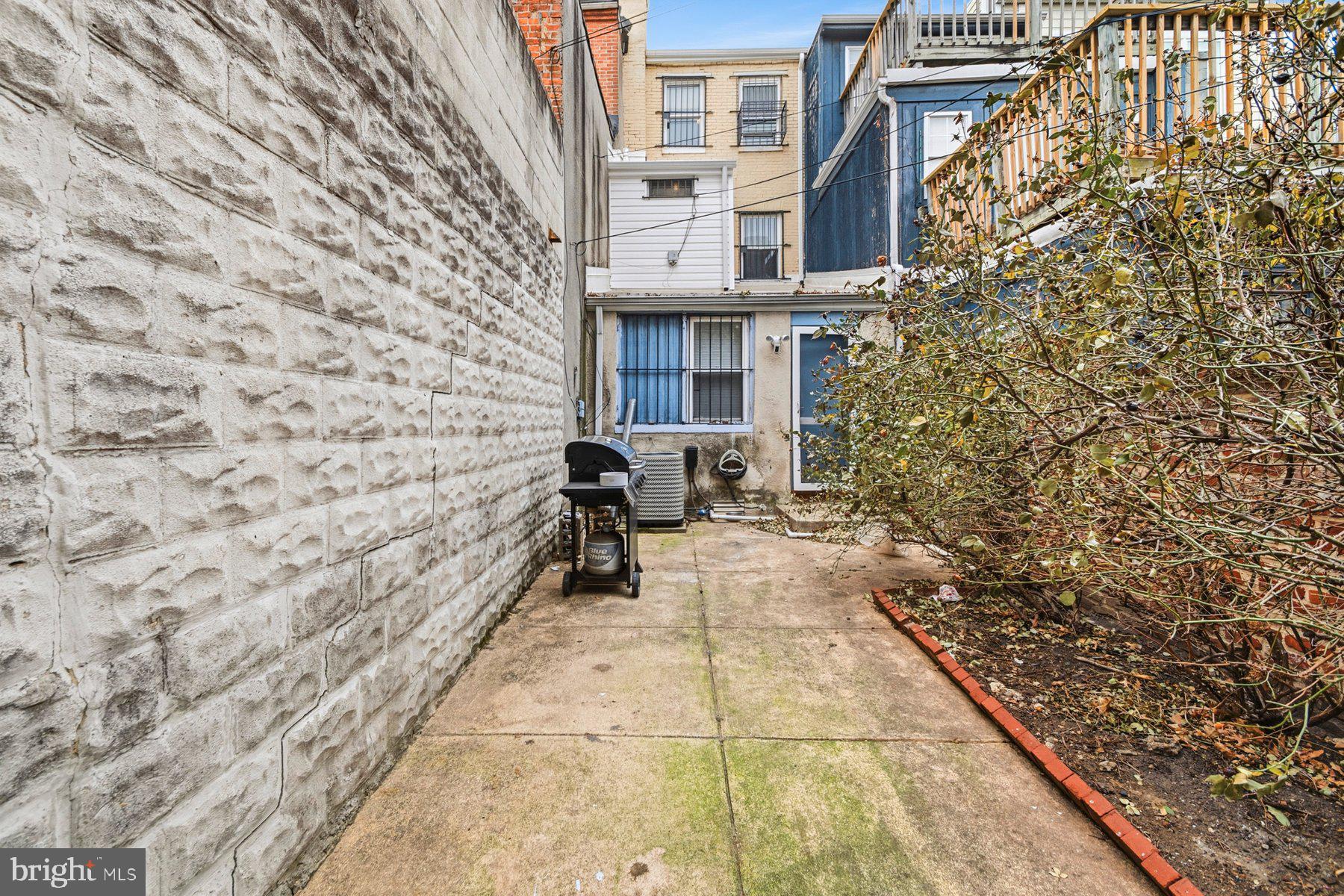 CAMDEN YARDS - Residential