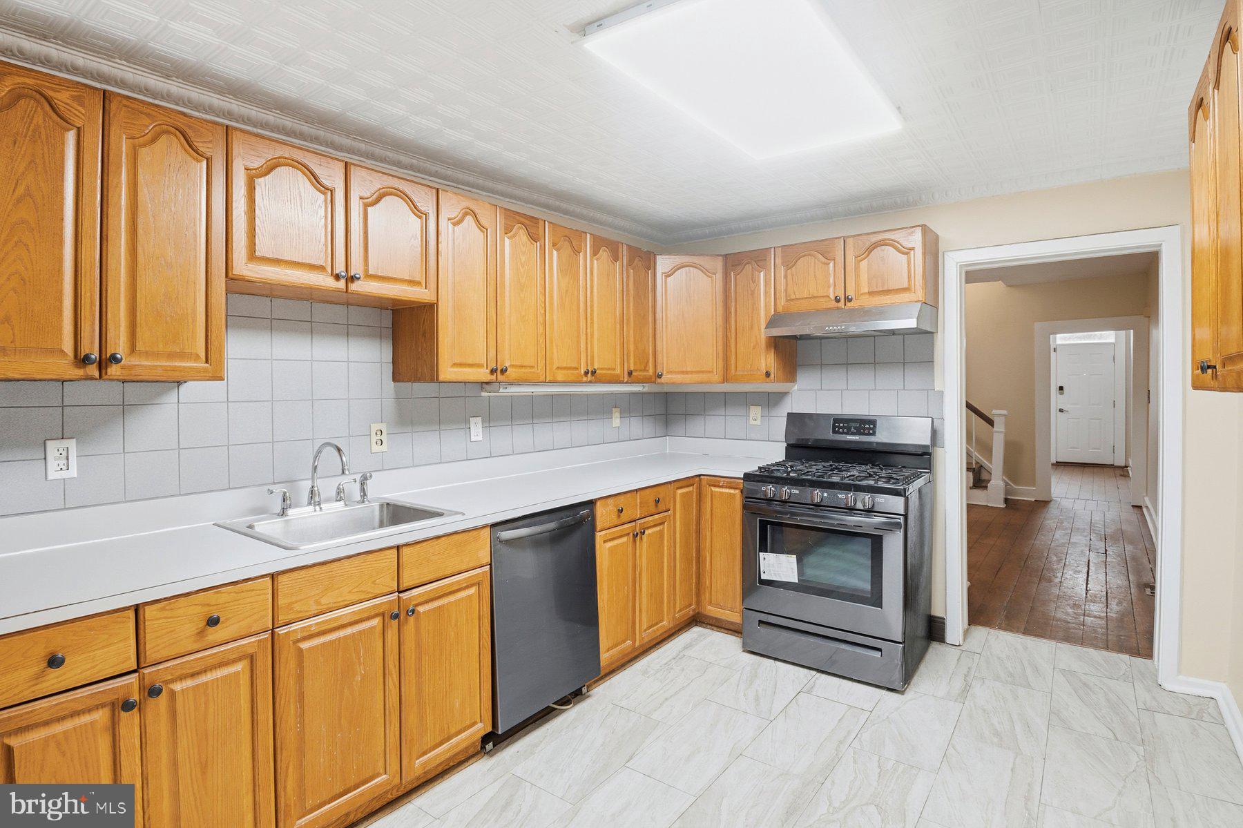 CAMDEN YARDS - Residential