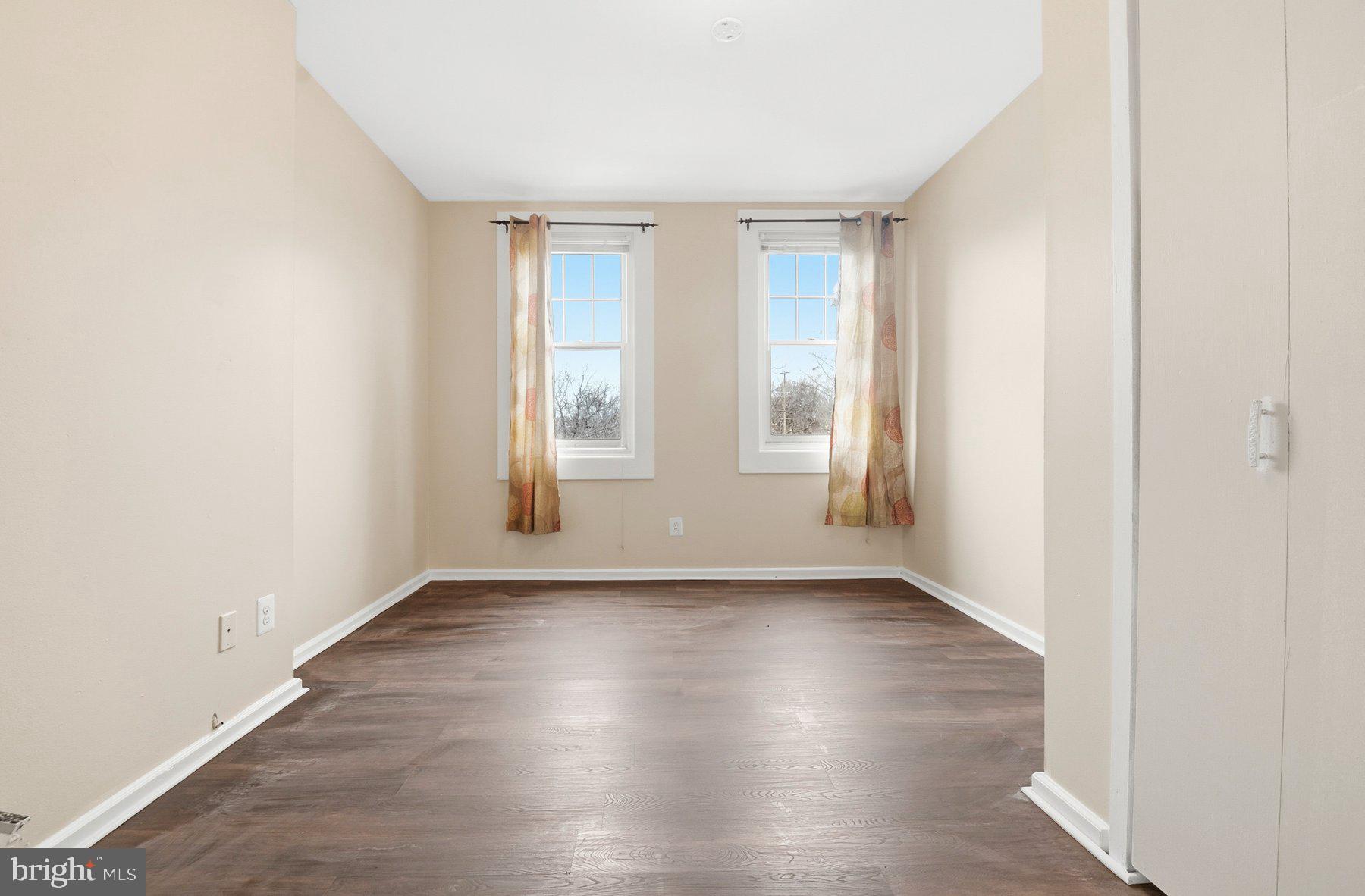 CAMDEN YARDS - Residential