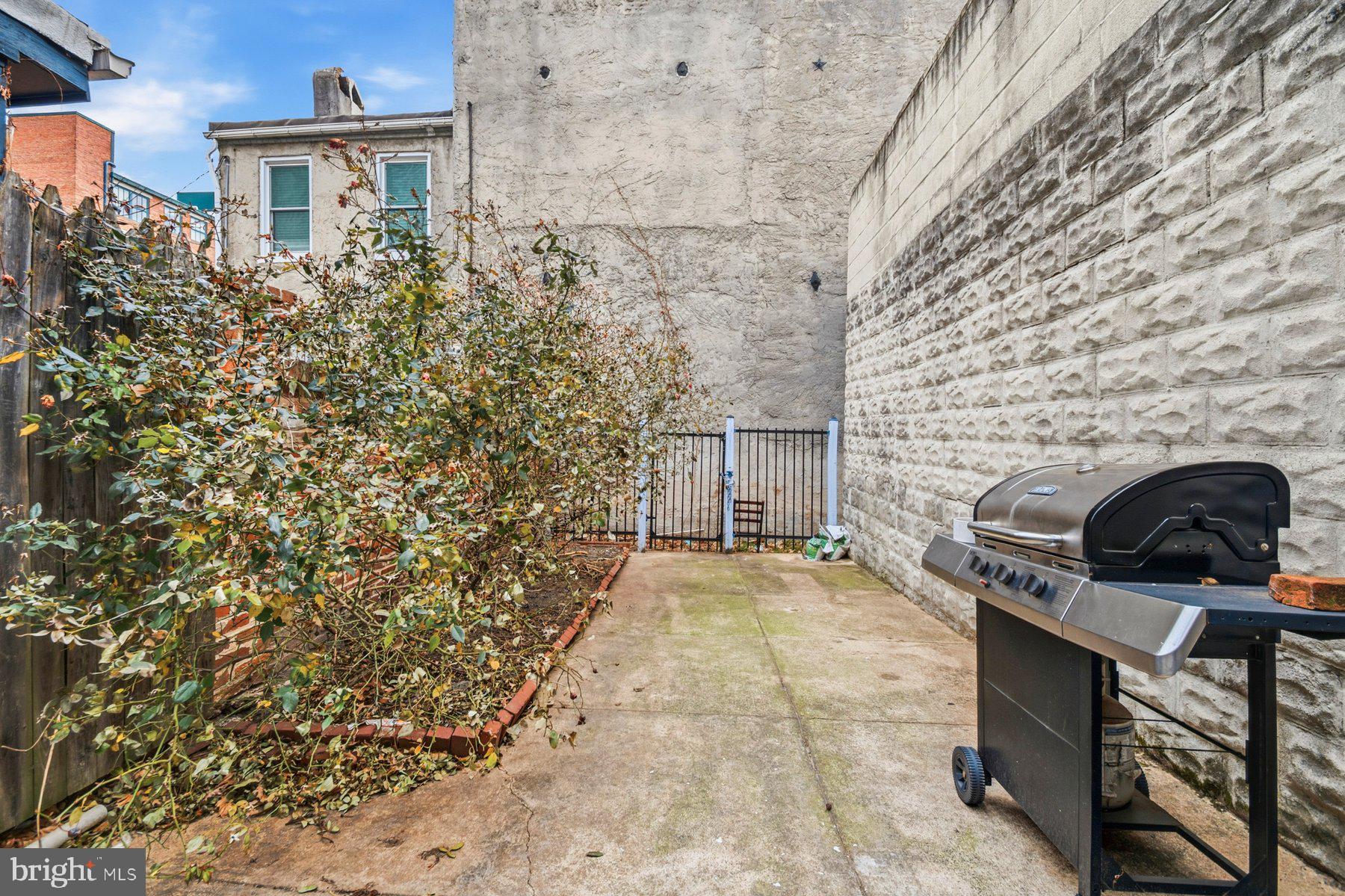 CAMDEN YARDS - Residential