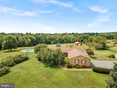 12821 MILLTOWN ROAD LOVETTSVILLE VA 20180