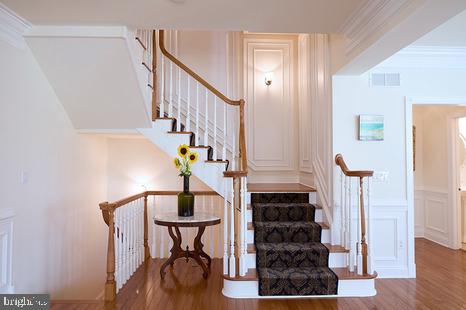 NEWTOWN WALK - Residential